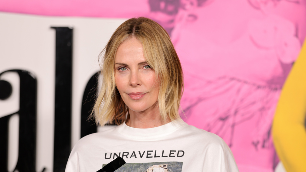 Charlize Theron legszörnyűbb éjszakája: így ölte meg az anyukája az agresszív apját