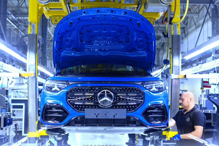 5,5 másodperc alatt gyorsul, 3,0 alatt szárad