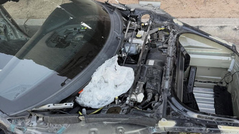 Úgy kibeleztek egy lopott Porschét, hogy szinte por se maradt belőle