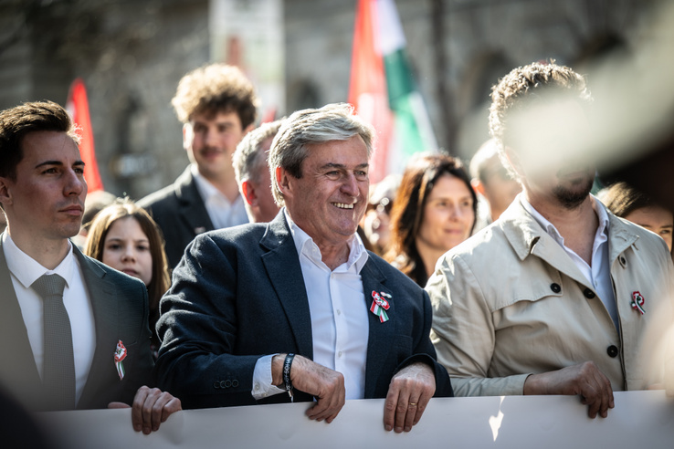 A vaskereskedésből a Shell csúcsáig – Kapitány István, a Tisza-kormány gazdasági és energetikai minisztere