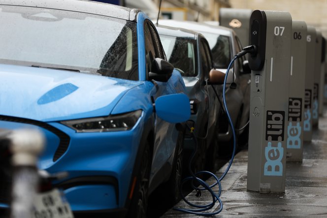 Új irányt vett az európai autópiac az iráni háború óta, soha nem adtak el még ennyi elektromos autót