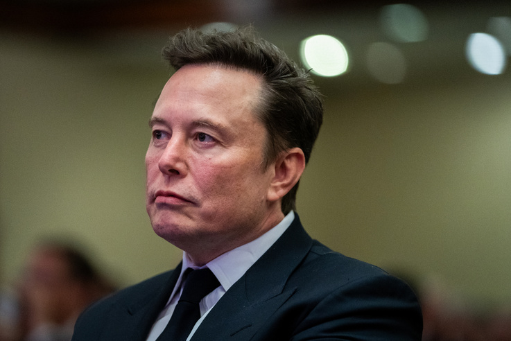 Jogi következményekkel nézhet szembe Elon Musk, nem jelent meg a chatbotja körüli botrány miatti kihallgatáson