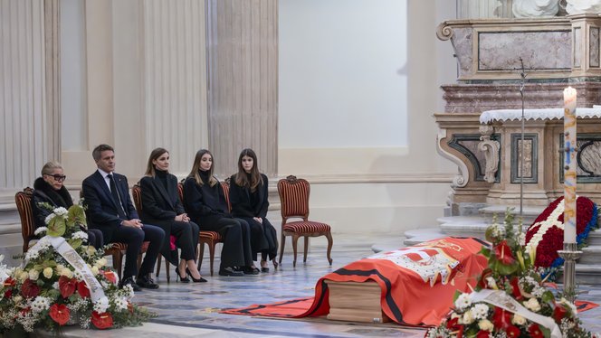 Ismételten hajba kapott az&nbsp;olasz királyi család a nem létező trón miatt