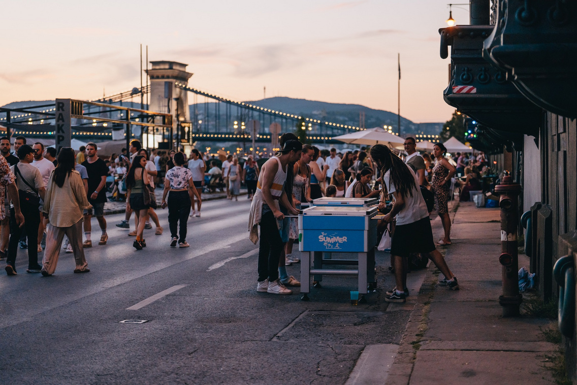 rakpart-nyitás-valyo-facebook-643720689 1360929676067095 2435628