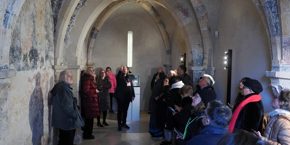 Rendhagyó várséták alkalmából palotakápolna és különleges kertek is megnyílnak Veszprémben