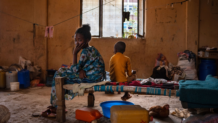 Miközben a bolygót próbáljuk menteni, hagyjuk az embereket elveszni?