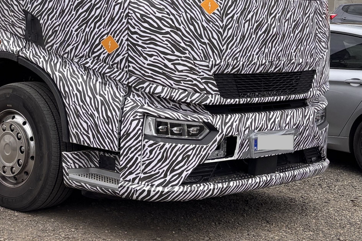 Álcázott BYD kamiont szúrtak ki Debrecenben