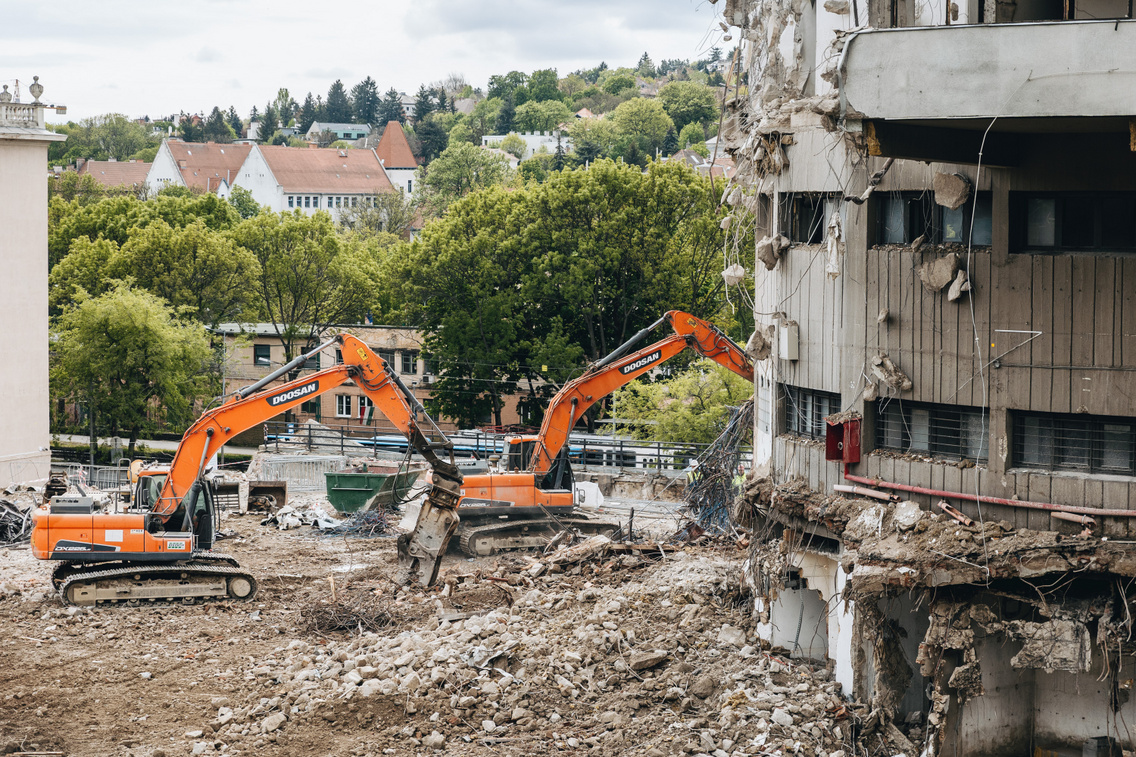 korszallo bontasa 260421 majorkata-19