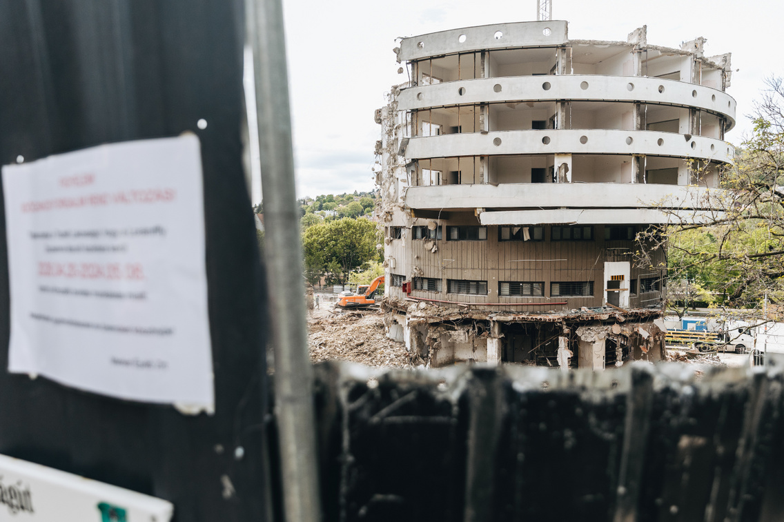 korszallo bontasa 260421 majorkata-13