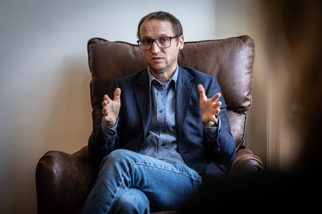 Demeter Szilárd ismét nekiment L. Simon Lászlónak és a sajtónak, de egy hiba mindent összekavart