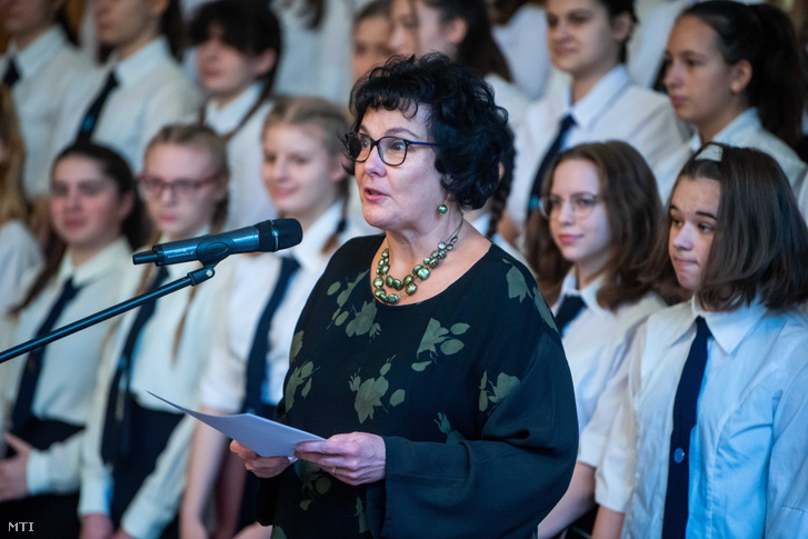 Rubovszky Rita főigazgató beszédet mond 2021. december 9-én