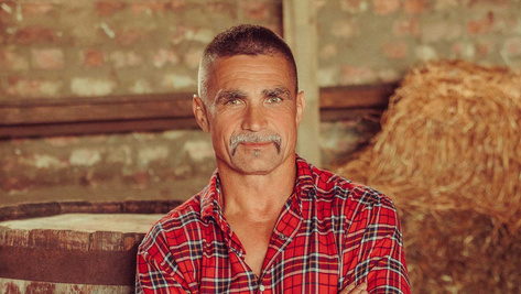 Íme Ambrus Attila gyönyörű otthona: virágba borult a kertje