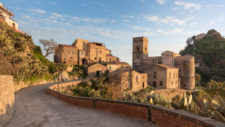 A szicíliai falu, ahol még ma is a&nbsp;Keresztapa a mindenható úr