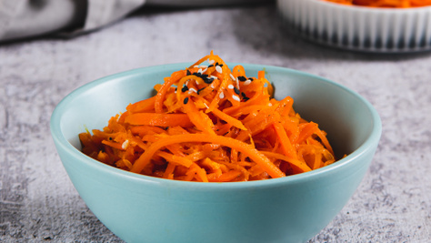 Gyors ázsiai répasaláta: könnyű és egészséges köret