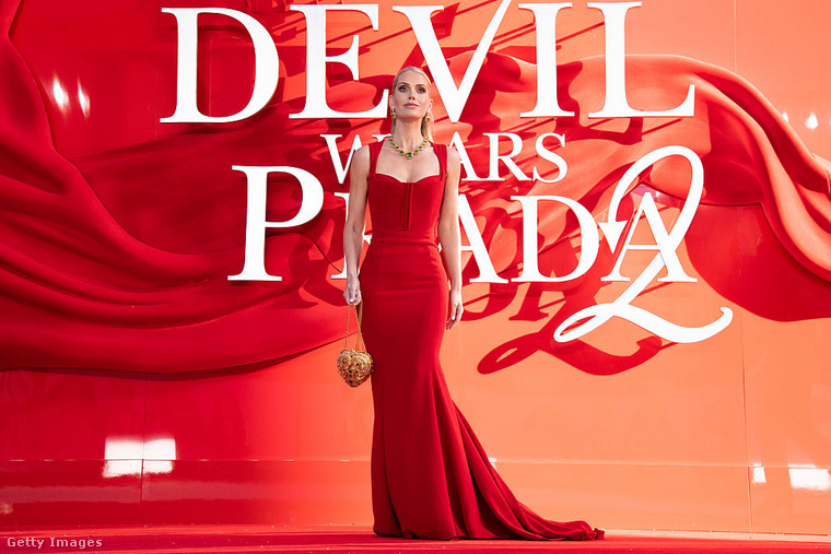 Lady Kitty Spencer Az ördög Pradát visel 2 európai premierjén Londonban. (Fotó: Getty Images)