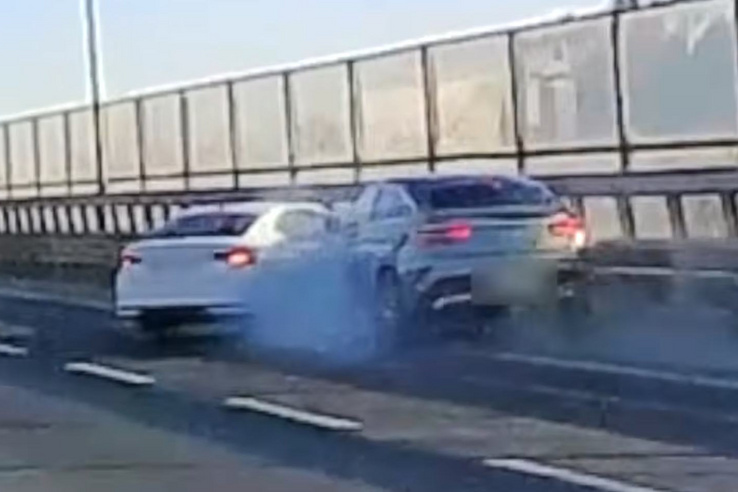 Meredek balesetet okozott egy figyelmetlen autós az M0-son