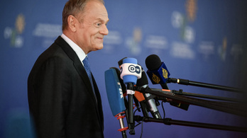 Kíméletlenül beolvasott a hiányzó Orbánnak Tusk az EU-csúcson