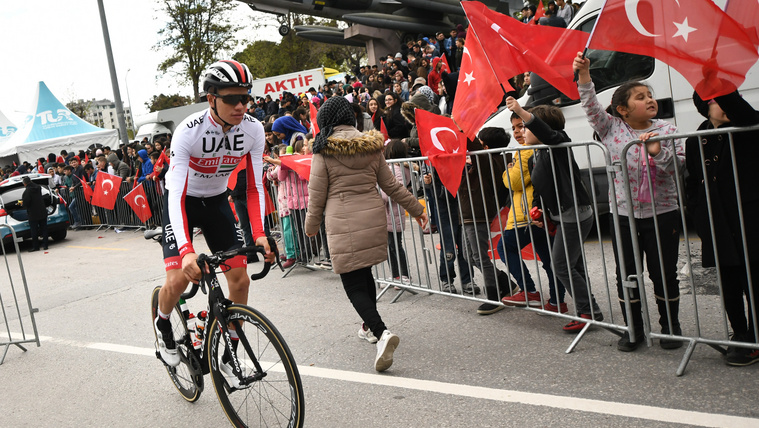 Térdsérüléssel vitték kórházba, egy héten belül meghalt a kolumbiaiak profija