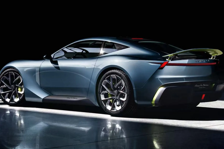 Gombnyomásra hosszabb lesz és sportautókat reggelizik az új Lynk&nbsp;& Co