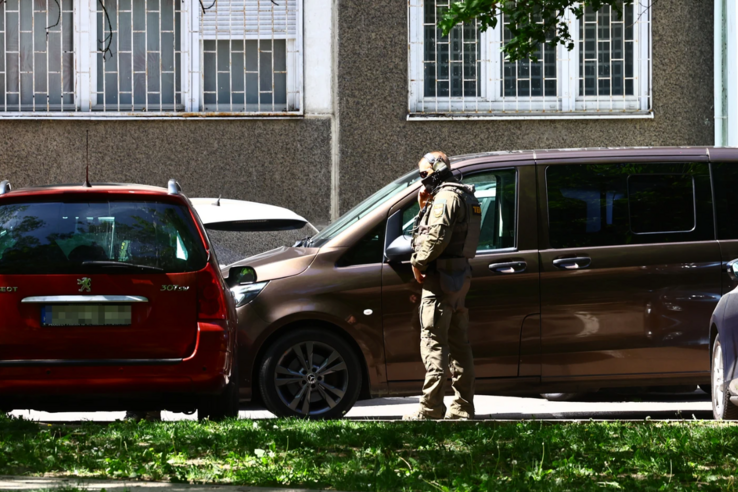 Túszejtés a XI. kerületben: a TEK és mesterlövészek vonultak ki a helyszínre