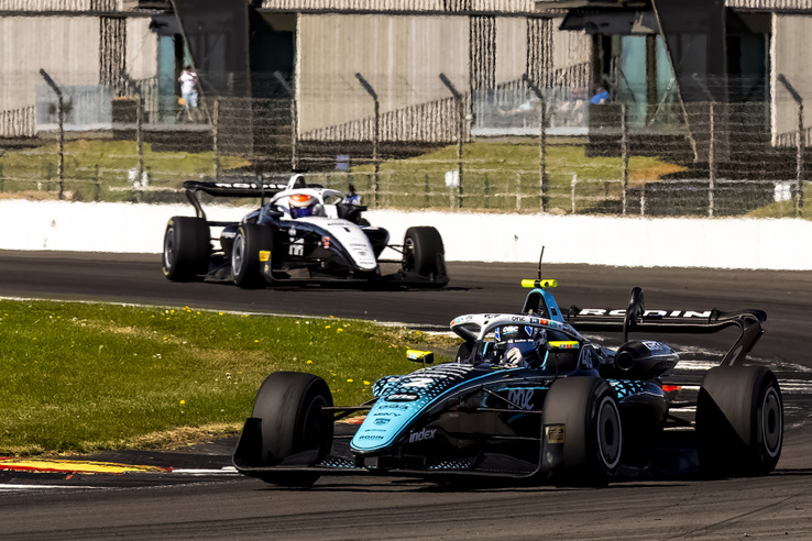 Molnár Martin rögtön az első futamán dobogós helyen végzett a brit F3-ban