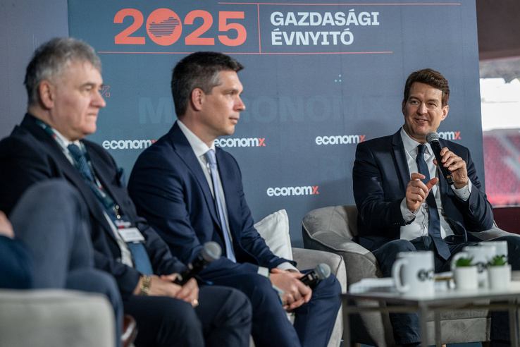 Egymilliárdja is lehet a középosztálynak: csalástól tart az MNB-alapítványok szakértője