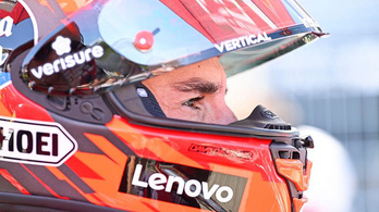 Vérfagyasztó bukás a Spanyol Nagydíjon, ripityára tört Marc Márquez motorja