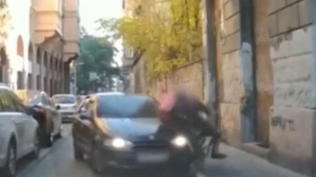 Videón, ahogy egy férfi elintézte magának Budapesten, hogy többé ne vezethessen