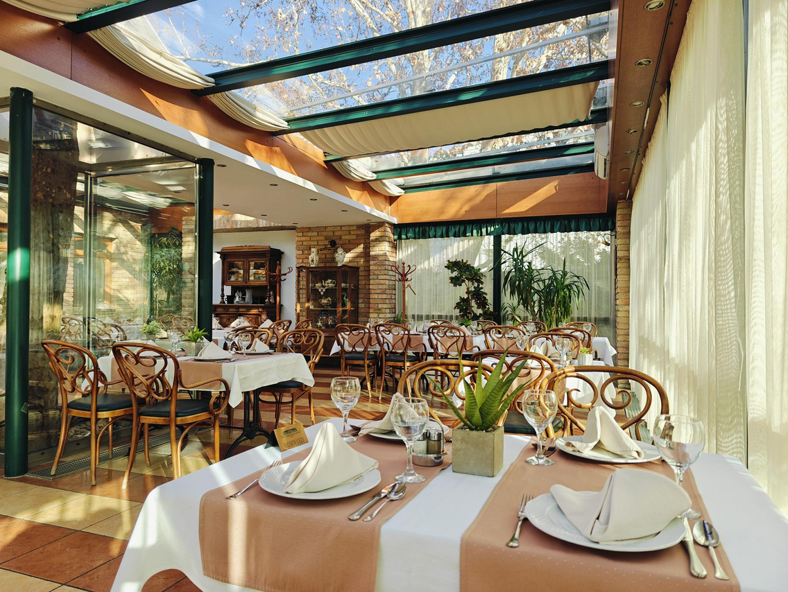 zila-kavehaz-facebook