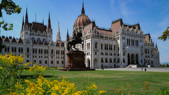 Bevezethetnek egy teljesen új munkaszüneti napot: ekkor jöhet a friss piros betűs ünnep