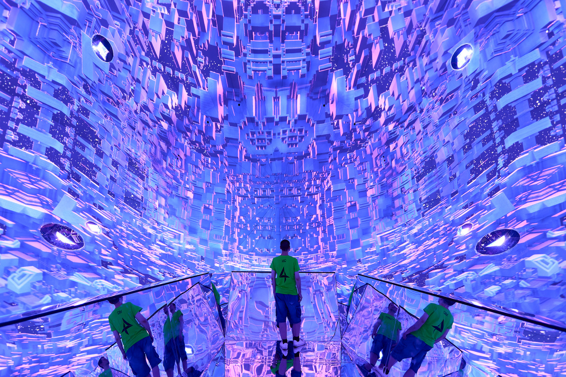 Vicsek Viktor, Rodrigo Guzman  Saeculum