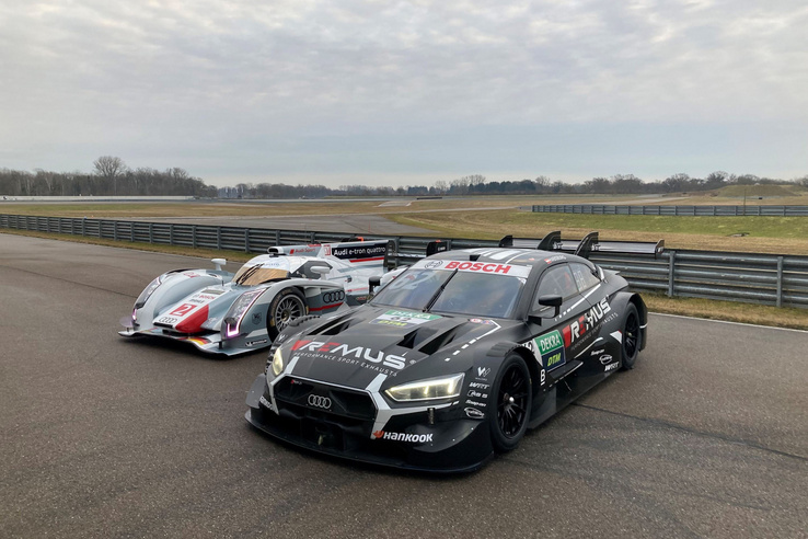 Kígyózik a sor az Audinál, de nem ott, ahol számítottak rá