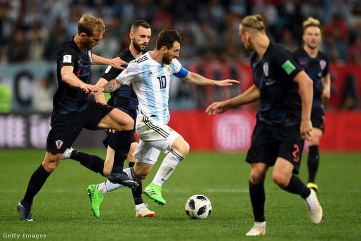 A sportesemények váratlan pillanatai, a hősök elbukása és az esélytelenek felemelkedése akár hetekig is meghatározhatják a közösségi média témáit