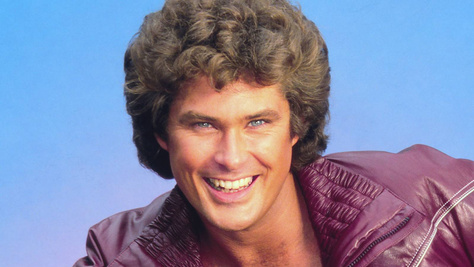 A 73 éves David Hasselhoff járókerettel sétált 28 évvel fiatalabb felesége mellett