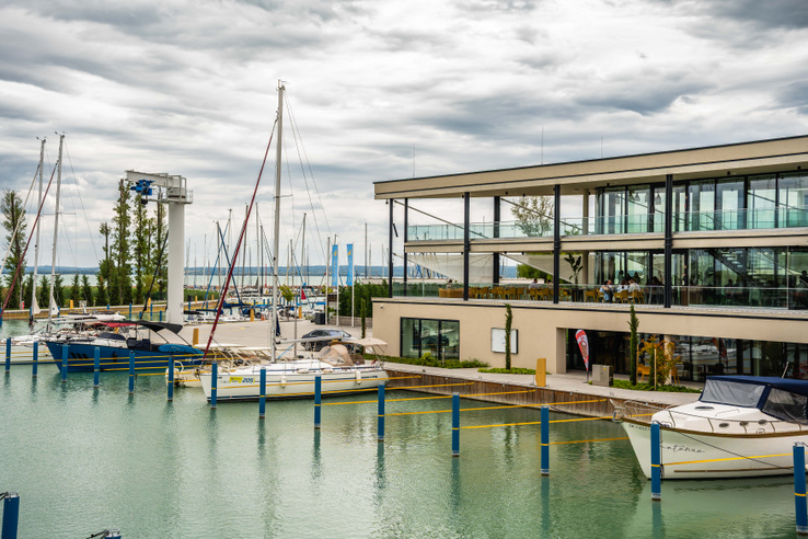 Tavaly még Rácz Jenő vitte a helyet, most a budapesti Bobo veszi át az éttermet Alsóörsön