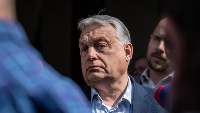 Orbán Viktort a Sportkórházban kapták lencsevégre pár órával a Sulyok Tamás melletti tüntetés előtt