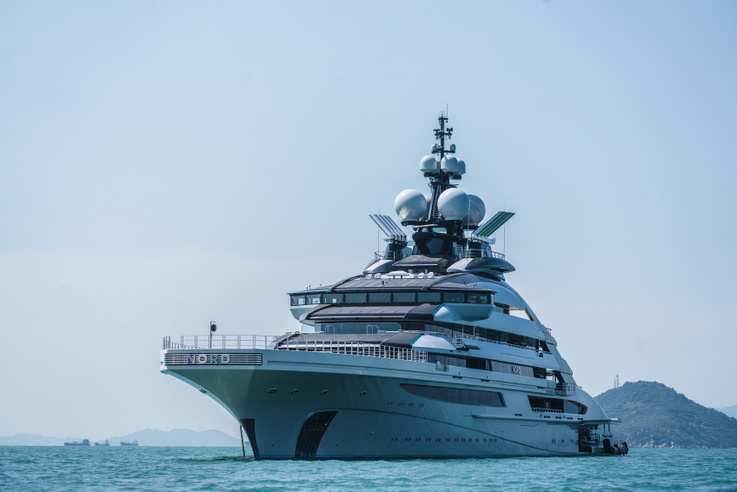 Putyin oligarchájának luxusjachtját óriási játszmával mentették ki a Hormuzi-szoroson