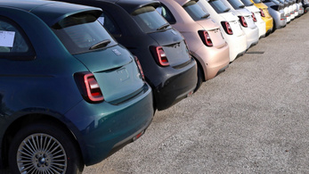 Dilemma a Stellantisnál: eladni vagy megosztani?