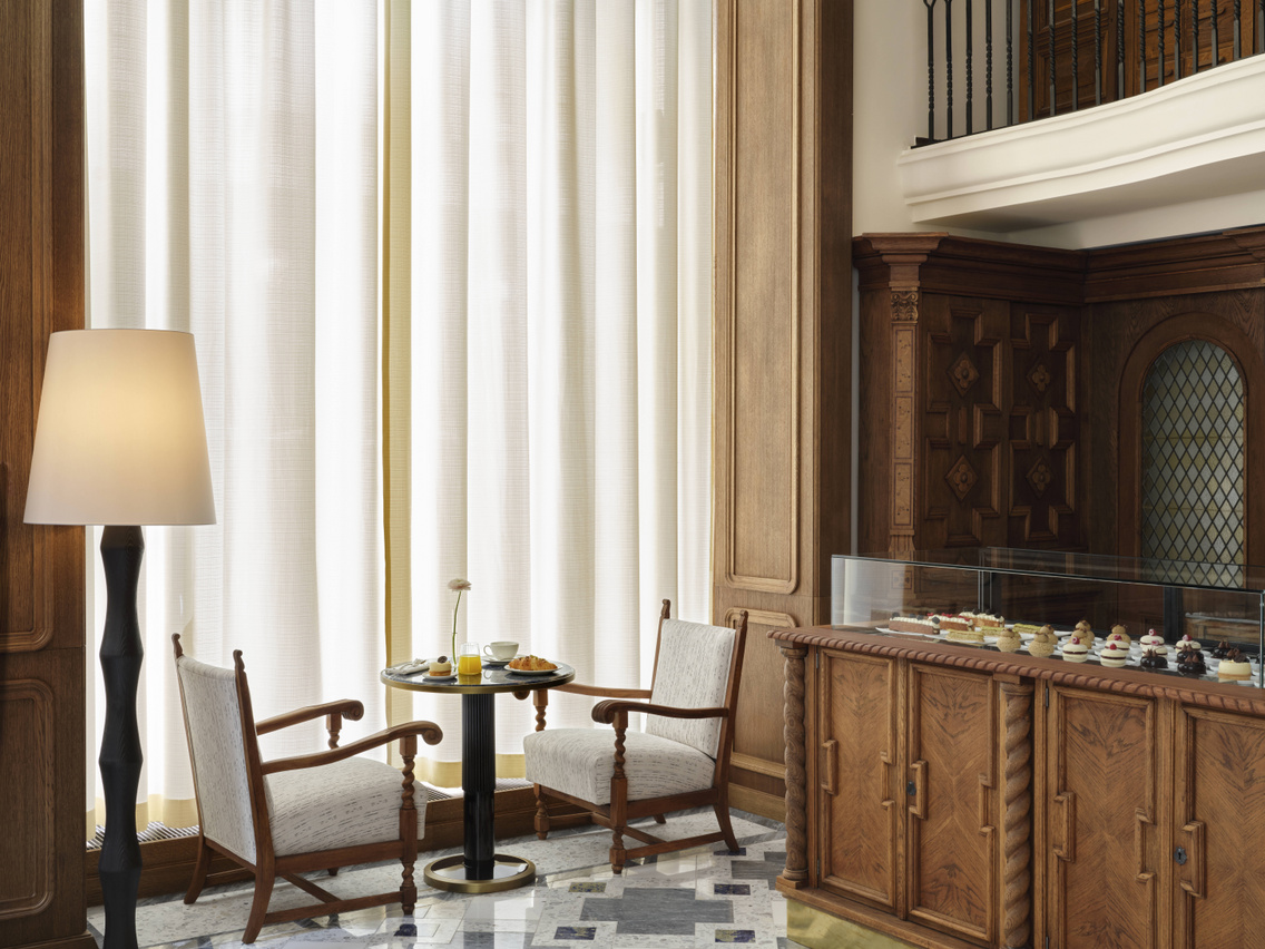 The St. Regis Budapest - Klotild Patisserie table detail