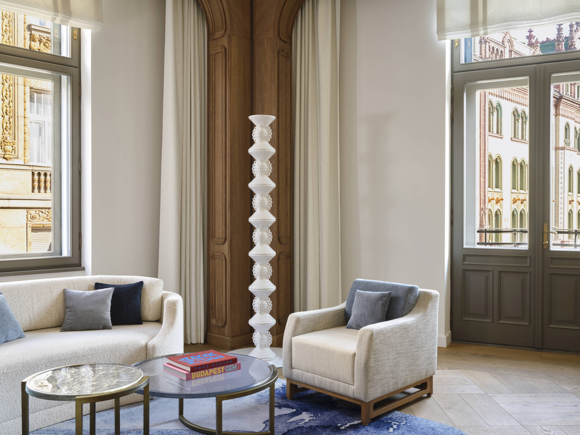 The St. Regis Budapest - Deluxe room - living room