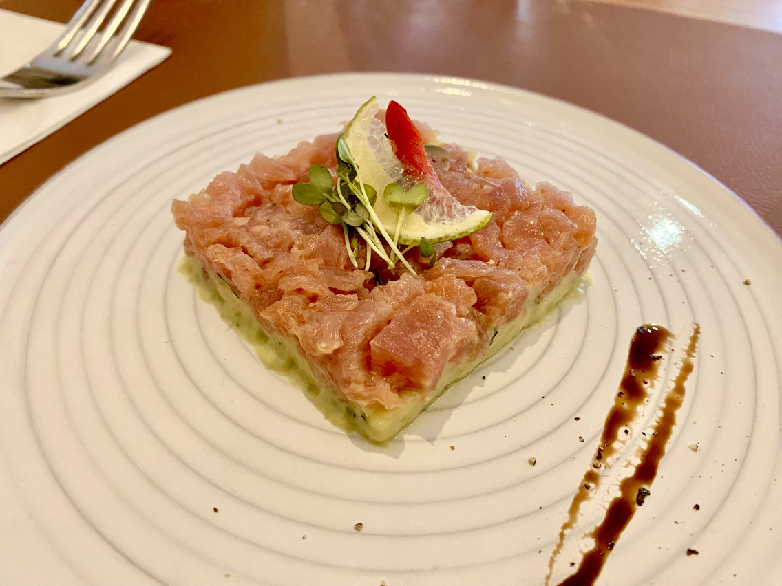 Tonhaltatár guacamoléval