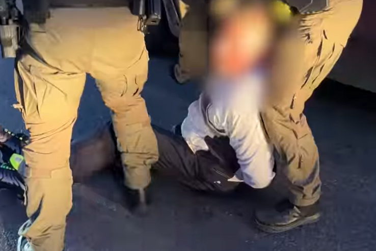 Gyermekpornográfiával gyanúsított férfit fogtak el Nyíregyházán, videón az akció