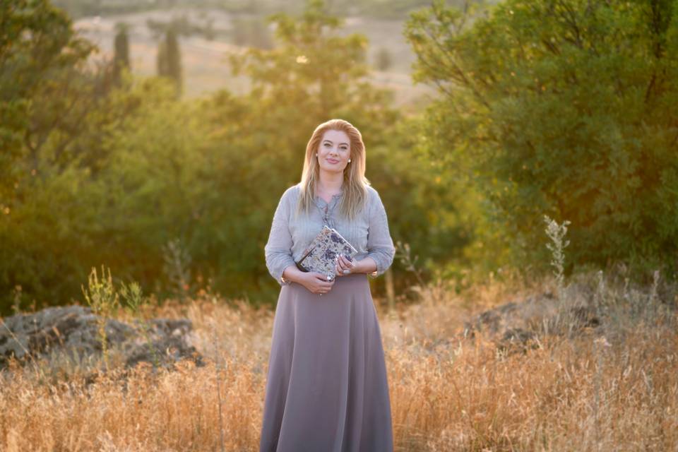 „Számomra a tihanyi apátság pont olyan, mint egy világítótorony, ami mindig utat mutat” – Interjú Karády Anna íróval