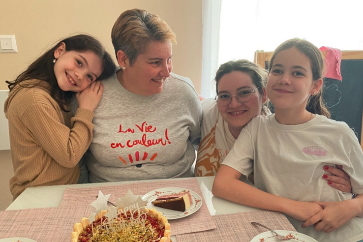 Egyik pillanatról a másikra vált rémálommá Zsuzsa élete, versenyt fut az idővel a háromgyermekes édesanya