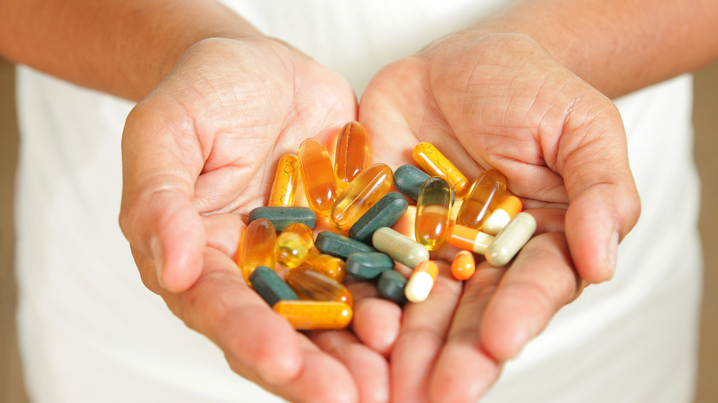 Rejtett veszély: súlyos problémát okozhat ennek a gyakori vitaminnak a szedése