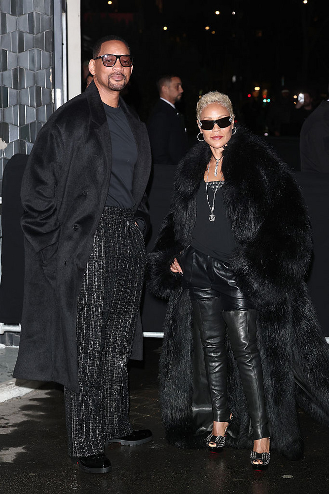 Will Smith és Jada Pinkett SmithA sztárházaspár gyakran jelenik meg a kamerák előtt egymás oldalán, azonban erre még a Met-gálákon nem volt példa, pedig gyerekeik, Jaden és Willow Smith is végig vonult már a Metropolitan Múzeum vörös szőnyegén.