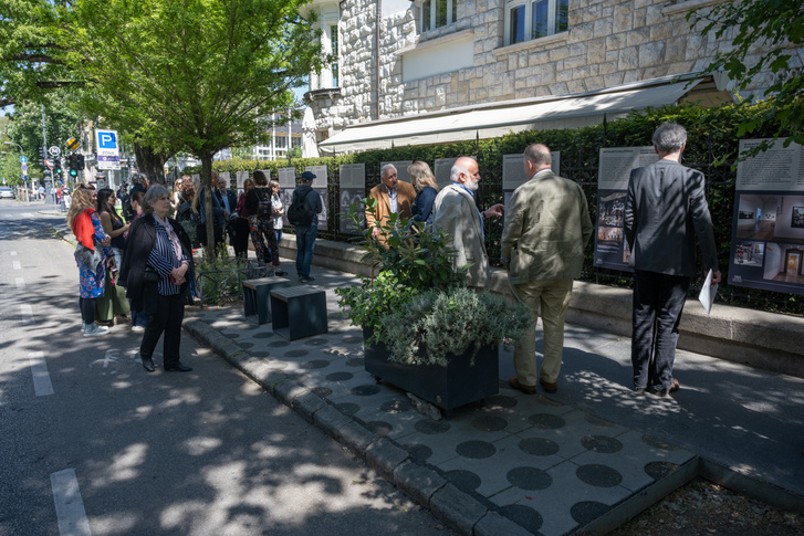 A Műcsarnok megnyitásának 130. évfordulója alkalmából kültéri tablókiállítást nyitott a Magyar Művészeti Akadémia és a Műcsarnok