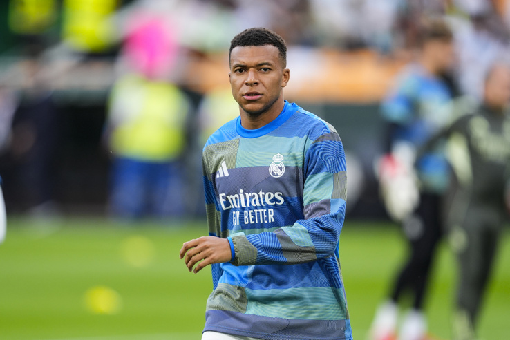 Petíciót indítottak a Real Madrid szurkolói, hogy Mbappé távozzon, Arbeloa próbálja védeni játékosát