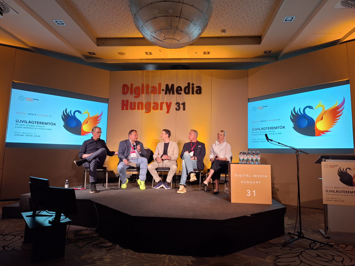 Pusztay András, Varga G. Gábor, Galambos Márton, Starcz Ákos és Pácsonyi Daniella a Digital-Media Hungary színpadán