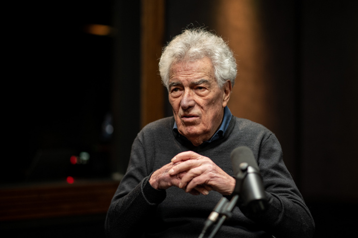 Súlyos baleset érte a magyar rádiós legendát, meg kellett műteni